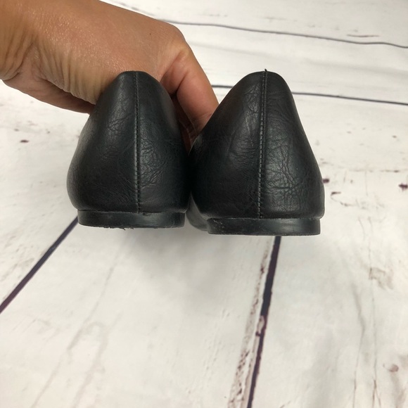 Charming Charlie’s Bow Flats - Picture 3 of 7